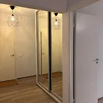 New Renovated Huoneisto